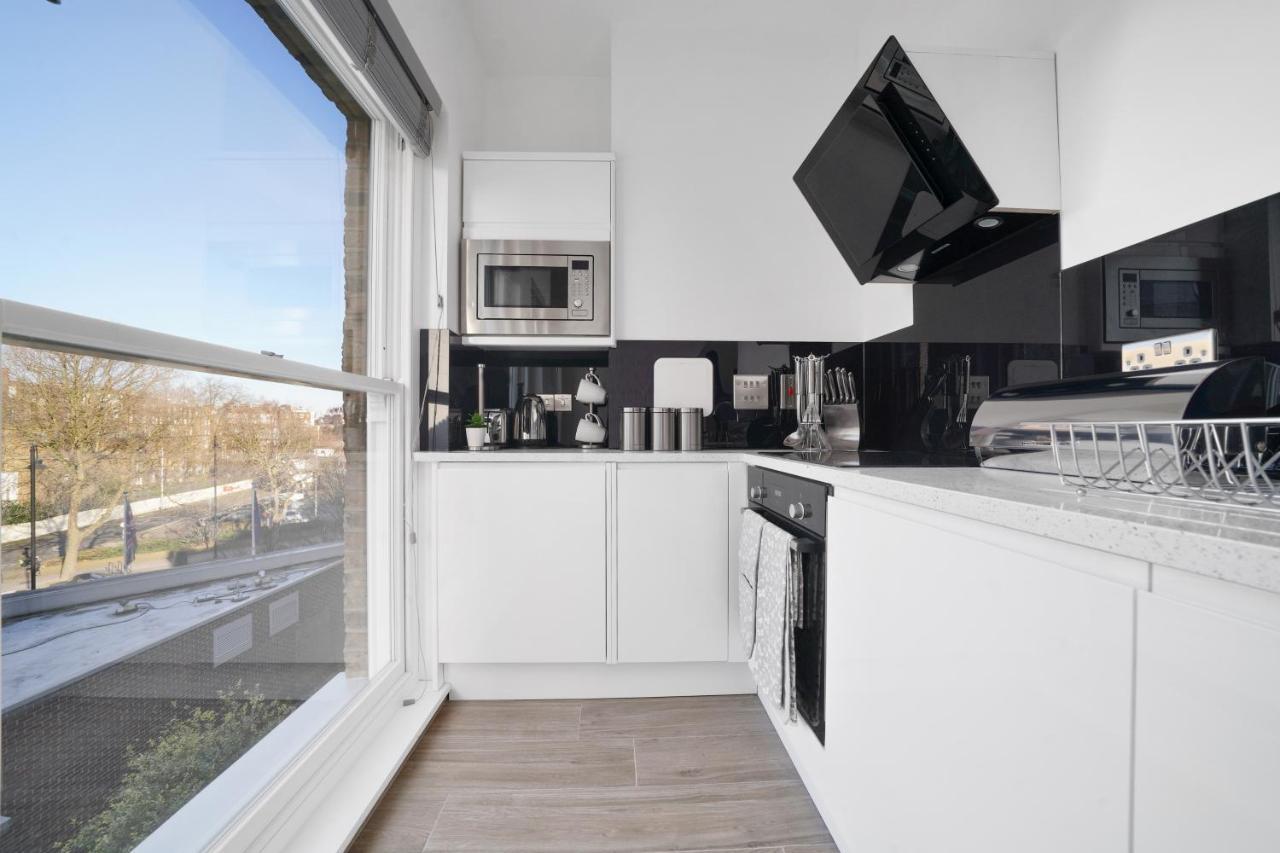 City Prime Apartments Лондон Екстер'єр фото A typical kitchen in a serviced apartment
