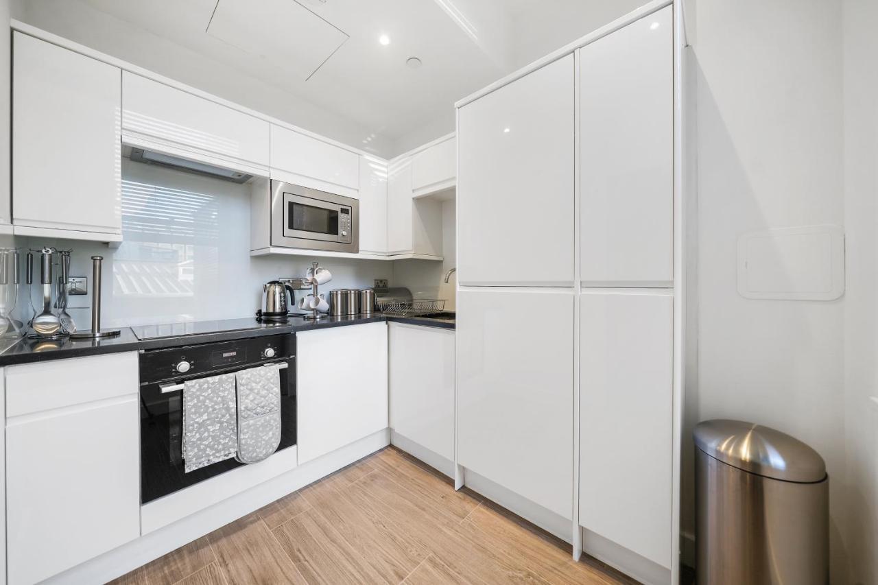 City Prime Apartments Лондон Екстер'єр фото A typical kitchen in a serviced apartment