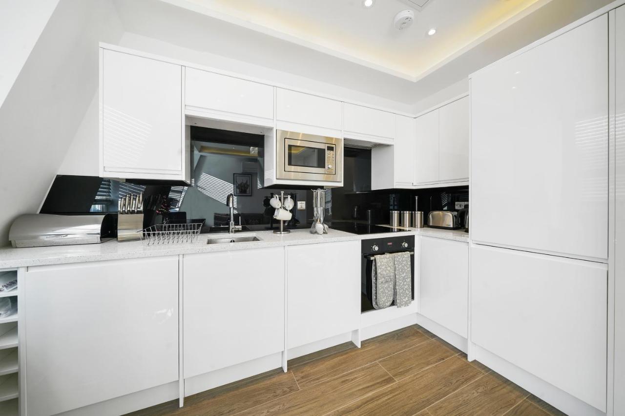 City Prime Apartments Лондон Екстер'єр фото A modern kitchen