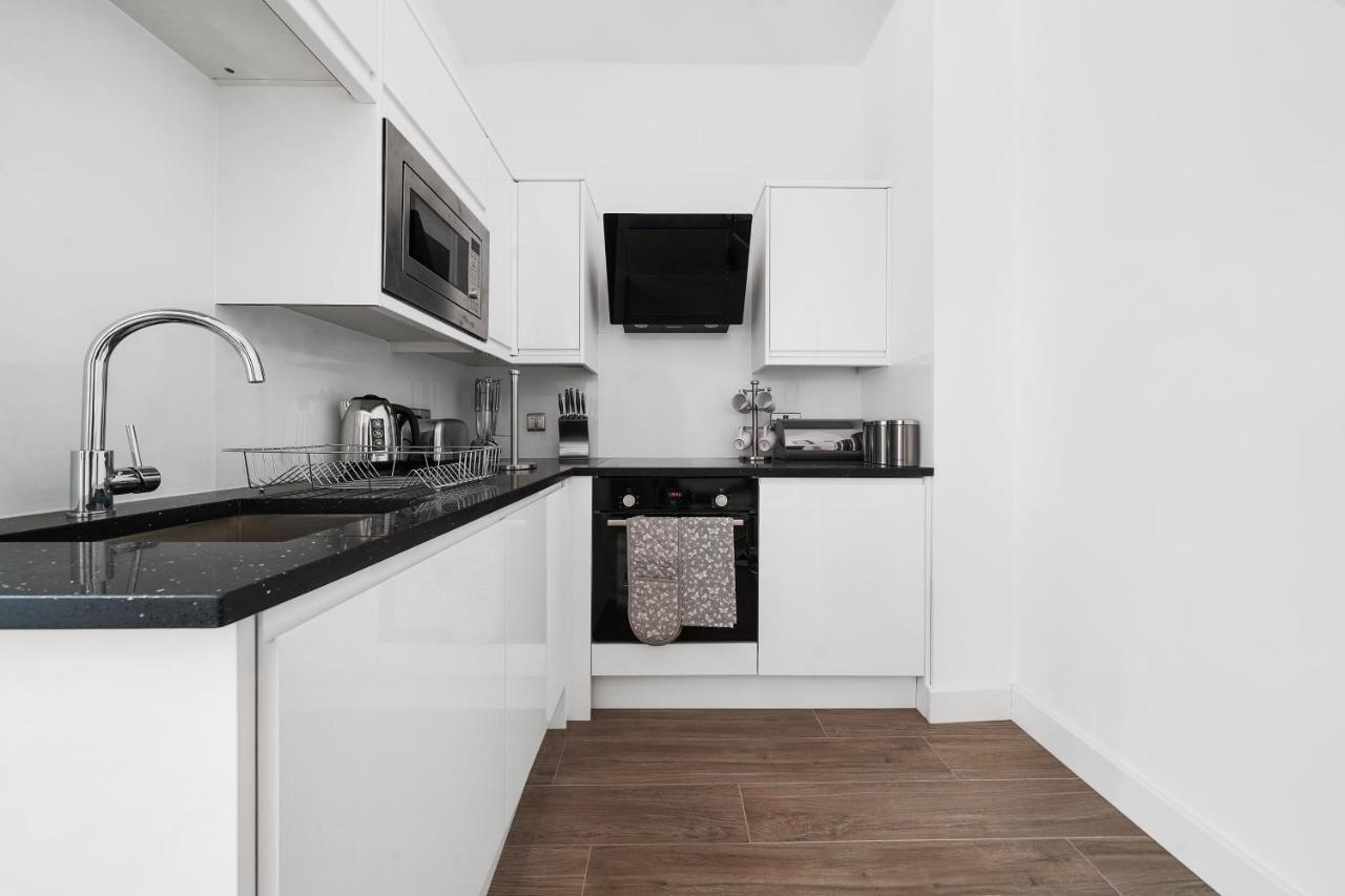 City Prime Apartments Лондон Екстер'єр фото A typical kitchen in a student apartment